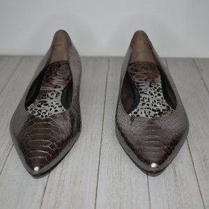 Sam Edelman Women's Size 7 Isador Grey Scale Print Pointed Toe Flats
